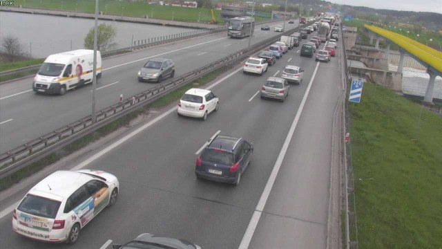 Zderzenie pięciu samochodów na obwodnicy Krakowa (A4).