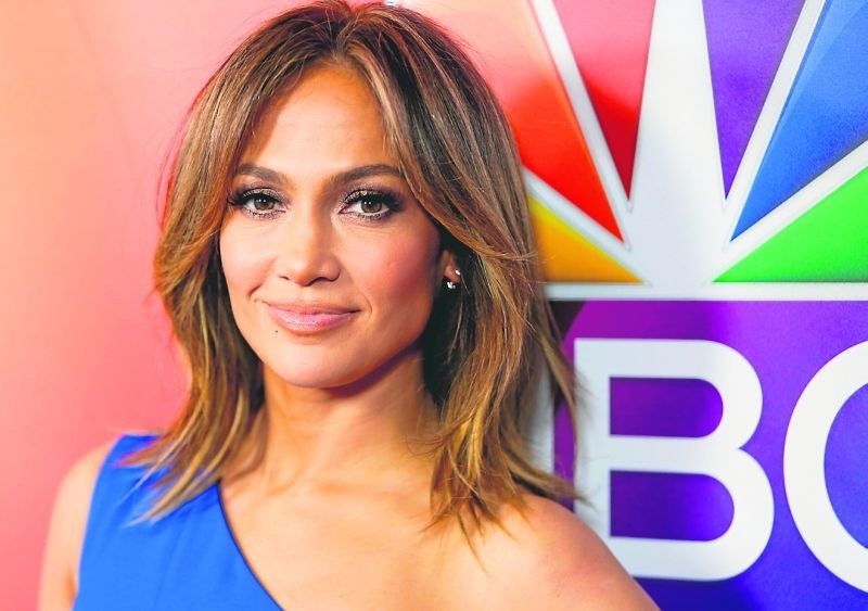 Jennifer Lopez jest piękną kobietą.