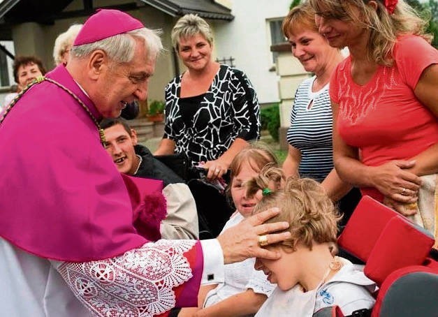 Abp Józef Kowalczyk chętnie przyjeżdża do wybudowanego jego...