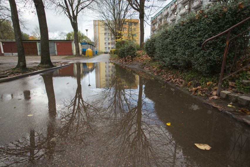 Do domu przez piaskownicę - innej drogi nie ma, chyba że po...