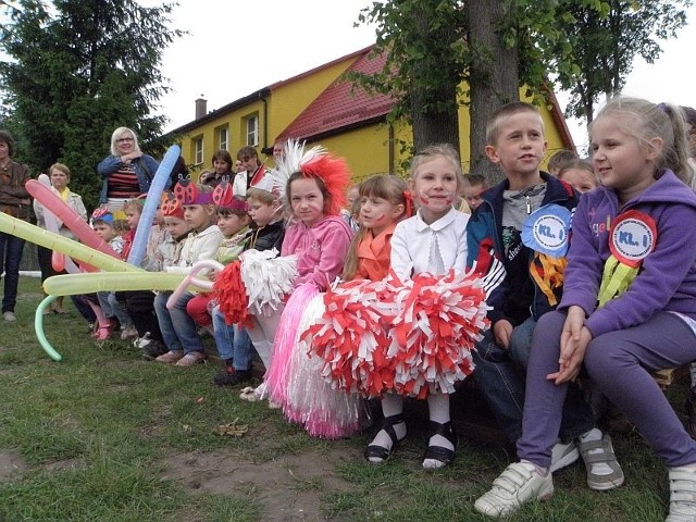 Gdy 5 lat mieszkańcy walczyli o szkołę w Racicach, tych dzieci nie było jeszcze na świecie lub miały zaledwie dwa latka