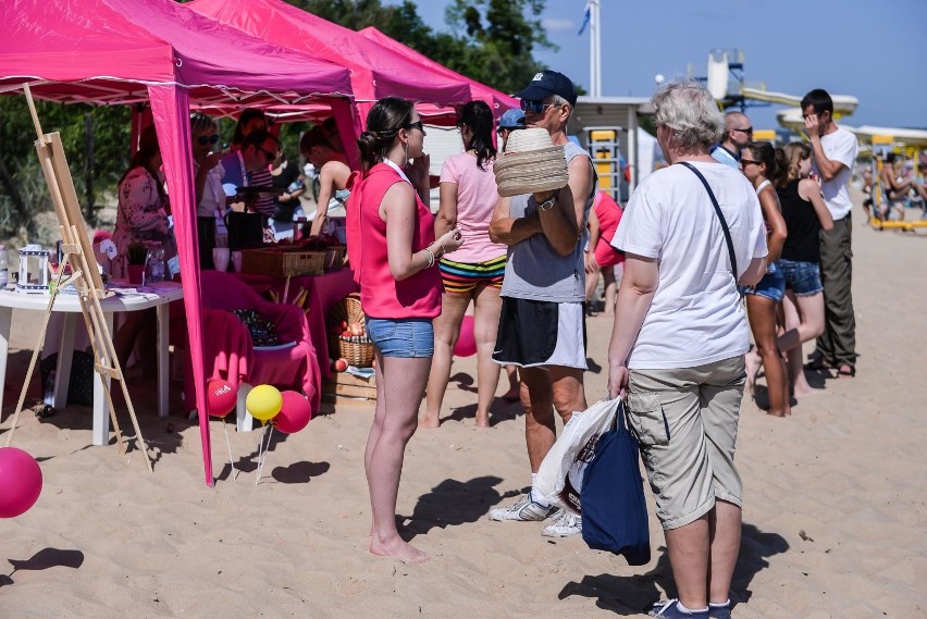 "Różowa Plaża" w Gdańsku Jelitkowie. Promowanie zdrowego trybu życia i regularnych badań [zdjęcia]