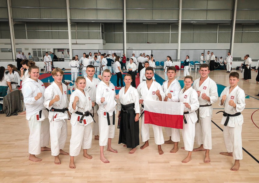 Ekipa Akademii Karate Tradycyjnego Niepołomice Kraków...