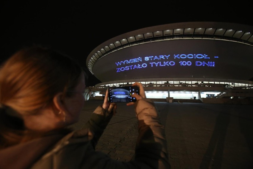 "Wymień stary kocioł - zostało tylko 100 dni" - taki napis...