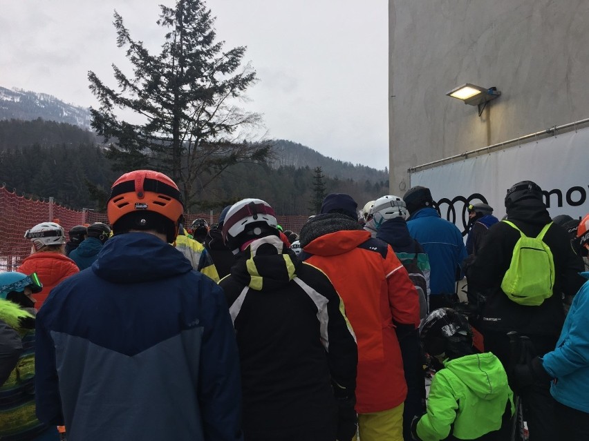 W Beskidach rozpoczął się narciarski weekend. Spory ruch...