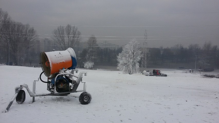 Wyciąg narciarski na Górce Środulskiej w Sosnowcu jest...