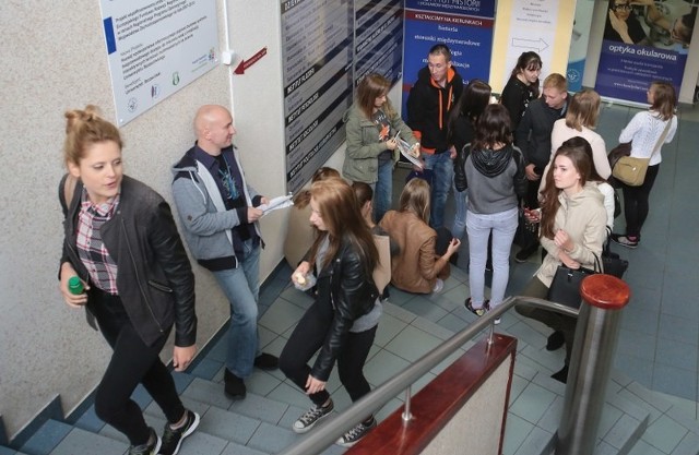 Szczeciński Salon Maturzystów to dwa dni spotkań, wykładów i prezentacji na stoiskach wyższych uczelni. Wszystko po to, żeby maturzyści mogli uzyskać informacje o egzaminach  i studiach
