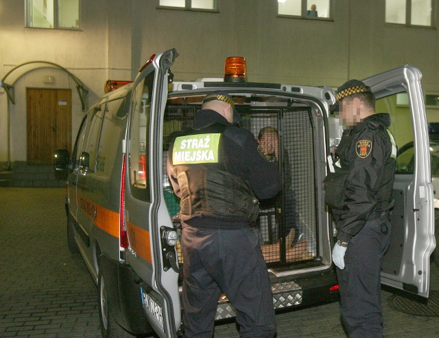 Strażnicy miejscy z Łodzi okradli pijanego na izbie wytrzeźwień?