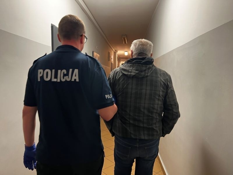 Policjanci z Gdyni zatrzymali mężczyznę poszukiwanego za zabójstwo. Decyzją sądu został aresztowany | ZDJĘCIA