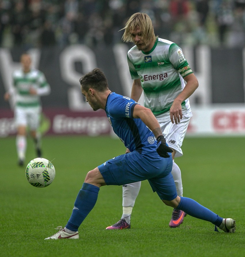 Lechia Gdańsk wygrała i pozostaje liderem! Świetni Sławomir Peszko i Flavio Paixao [ZDJĘCIA]