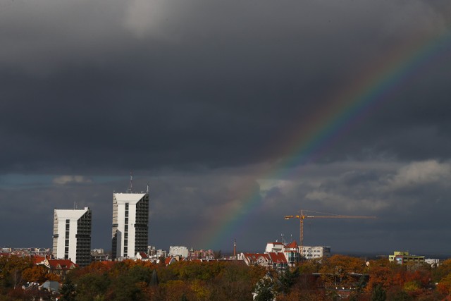 Miejsce 7. - Akademik Kredka - 85 metrówWyższy z dwóch akademików Uniwersytetu Wrocławskiego góruje wraz z Ołówkiem nad placem Grunwaldzkim. 