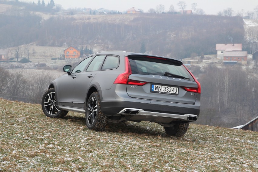 Volvo V90 Cross Country...