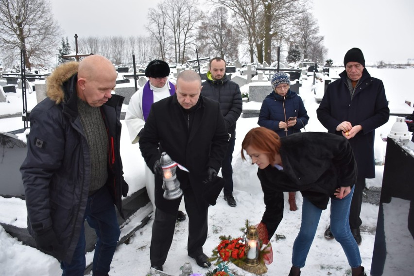 Poświęcono odnowiony grób nieznanego do tej pory żołnierza Brygady Świętokrzyskiej na cmentarzu w Ciernie. Zobaczcie zdjęcia z uroczystości