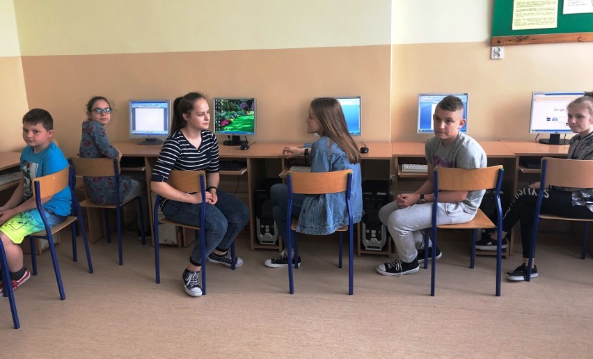 Kunin. Junior Media w szkole podstawowej. Uczniowie tworzą profesjonalną szkolną gazetkę pod okiem dziennikarzy Polska Press: ZDJĘCIA, WIDEO