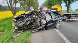 Wypadek na drodze krajowej nr 94 pod Strzelcami Opolskimi. Ranny został ojciec i trójka dzieci, którzy jechali na pierwszą komunię