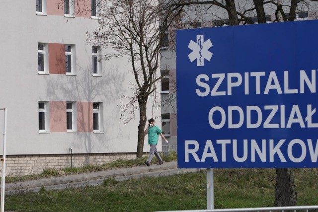 Mężczyzna znalazł się szpitalu w Poznaniu w stanie krytycznym. Zmarł w czwartek. 