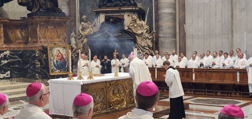 Kardynał Grzegorz Ryś mówiłi o św. Janie Pawle II podczas homili w Watykanie 45. rocznicę wyboru Karola Wojtyły na papieża ZDJĘCIA