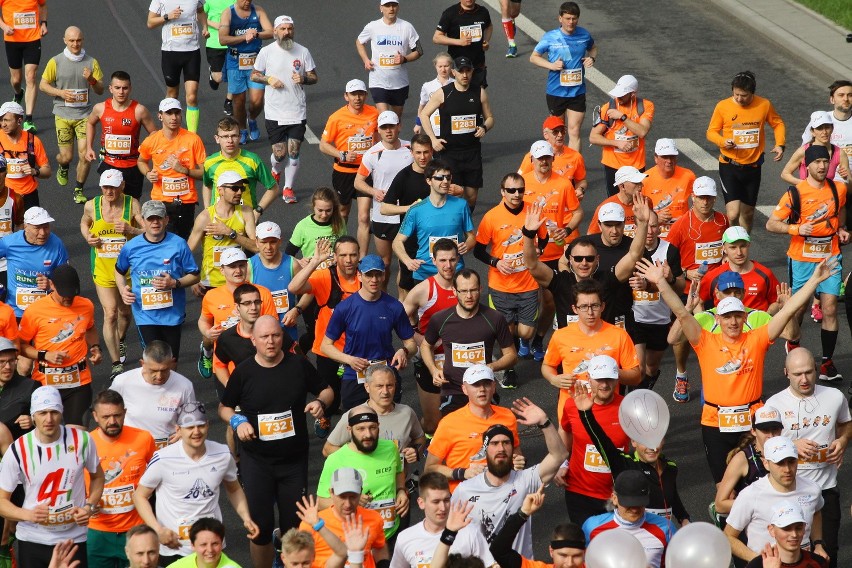 DOZ Maraton Łódź 2016. Ponad 2 tysiące maratończyków z całego świata. A wśród nich gwiazdy [ZDJĘCIA]