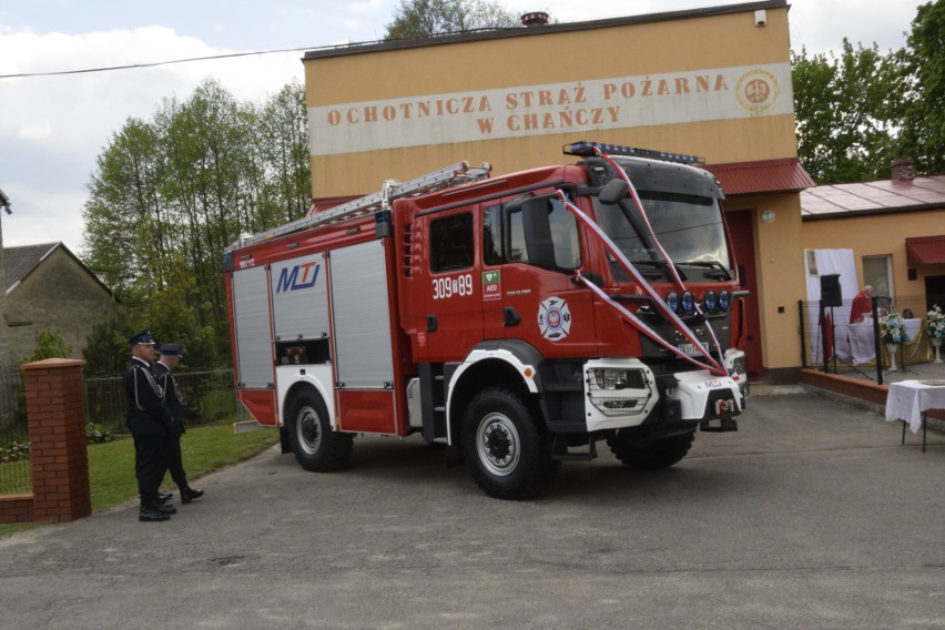 Przekazanie nowego wozu dla Ochotniczej Straży Pożarnej w Chańczy. Zobacz zdjęcia i film