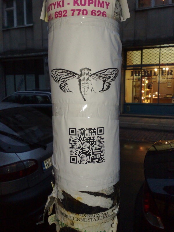 Kod QR w Warszawie z logiem Cykady 3301