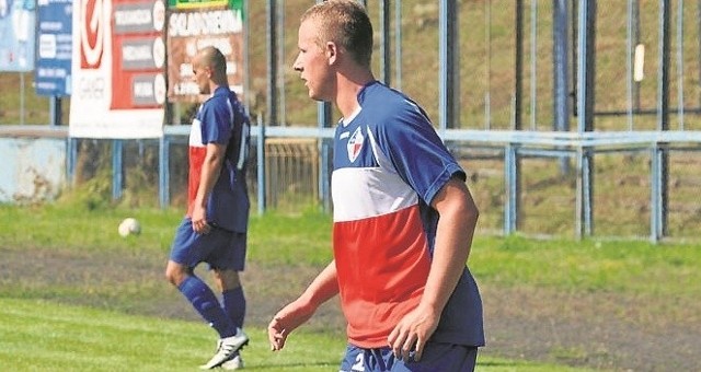 Piłkarz Granatu Krzysztof Chatys popisał się w Stopnicy ładnym uderzeniem, zdobywając bramkę strzałem z 60 metrów.
