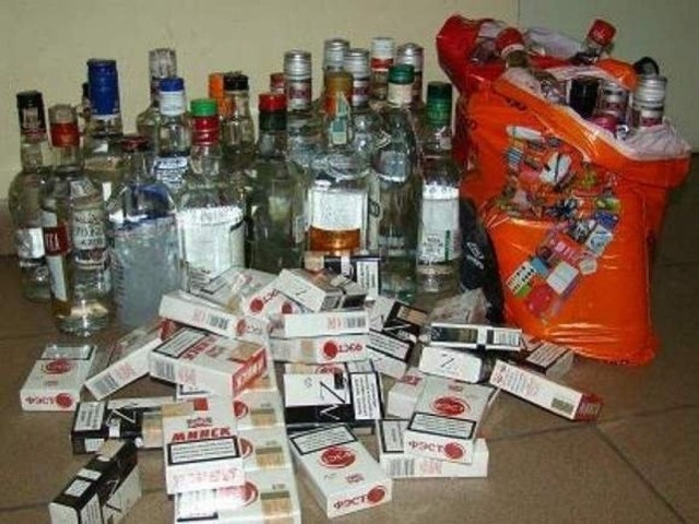 W mieszkaniu 35-latki z Chełmży policjanci znaleźli 40 litrów alkoholu