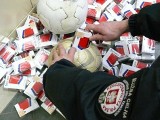 <a href="http://www.mmbialystok.pl/artykul/sposoby-przemytu-papierosow-tym-razem-w-futbolowkach-64704.html" target="_blank">Piłkarze - przemytnikami. Papierosy przewozili w piłkach.</a>