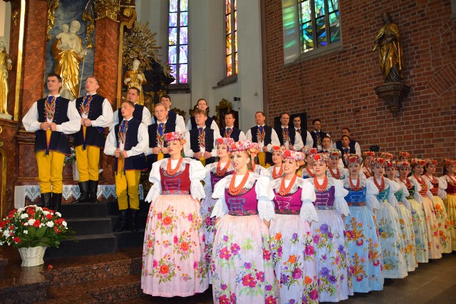 W opolskiej katedrze odbyła się w sobotę (6.11) msza oraz koncert zespołu Śląsk w hołdzie Karolowi Cebuli.