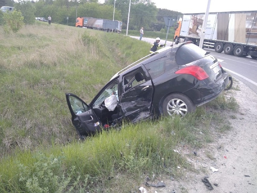 Wypadek w Małogoszczu. Na miejscu lądował śmigłowiec