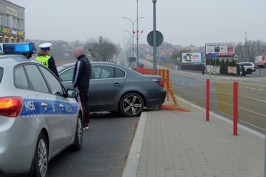 BMW uderzyło w nieoznakowany radiowóz na ul. Antoniuk...