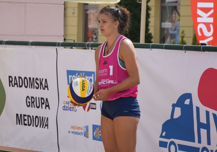 Na początek BeachBall Radom 2018 rozegrano turniej mixtów, w...