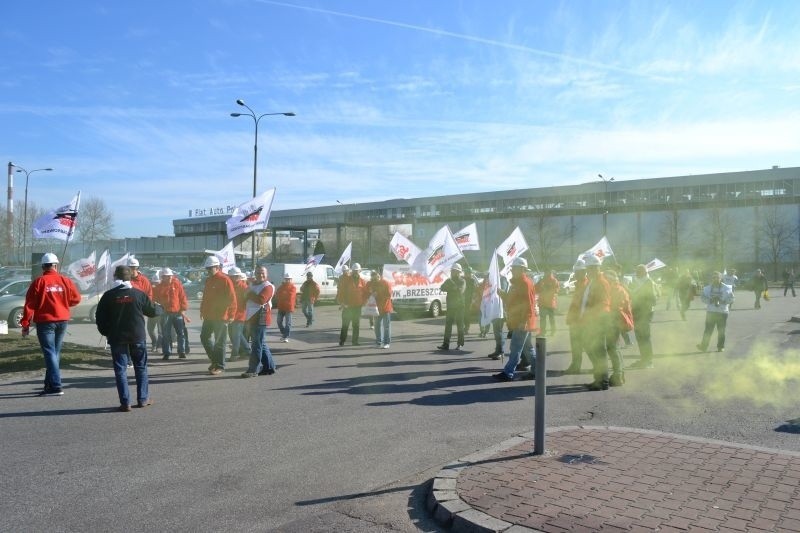 Pikieta Solidarniści przed Fiatem w Tychach