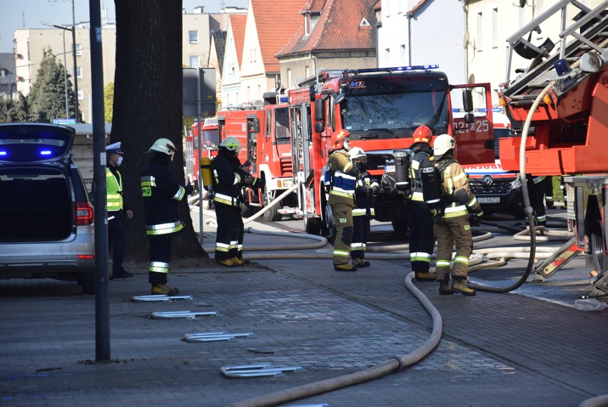 Z pożarem budynku wielorodzinnego w Kędzierzynie-Koźlu...