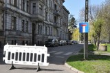 Ulica Pułaskiego w Kluczborku nieprzejezdna z powodu remontu kina Bajka