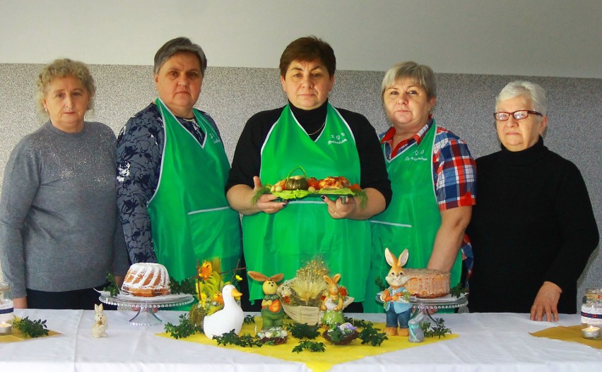 Na zdjęciu od lewej: Irena Walerowska, Beata Kowalska...
