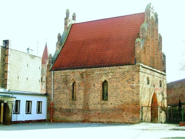 Kaplica św. Marcina została wzniesiona około połowy 14 w. Wkrótce powstanie tutaj biblioteka szkolna