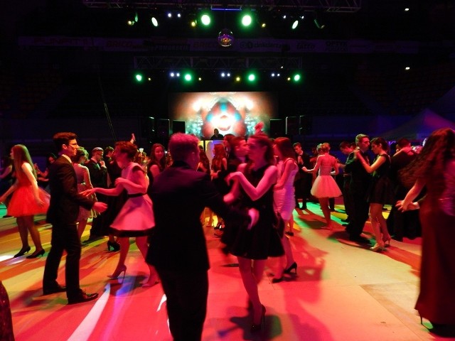 W sobotę, 6 lutego w hali CRS w Zielonej Górze odbyła się studniówka I Liceum Ogólnokształcącego. Poloneza zatańczyli tradycyjnie uczniowie klas maturalnych, oraz ich nauczyciele.