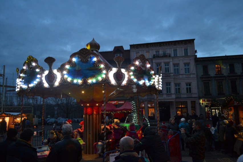 Mysłowice: na Rynku rozpoczął się jarmark bożonarodzeniowy ZDJĘCIA