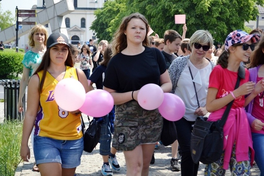 Marsz Różowej Wstążki do inicjatywa Częstochowskich Amazonek