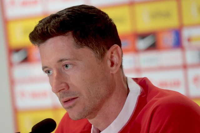 Robert Lewandowski podczas konferencji prasowej przed meczem z Niemcami.