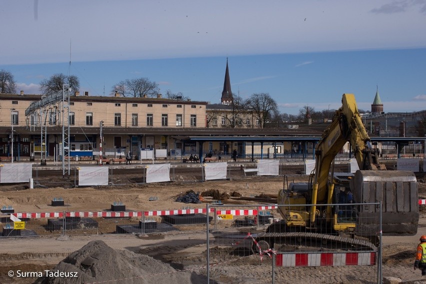 Stargard rozkopany. Na jakim etapie jest budowa Zintegrowanego Centrum Przesiadkowego, ronda przy Szczecińskiej i przebudowa al. Żołnierza? 