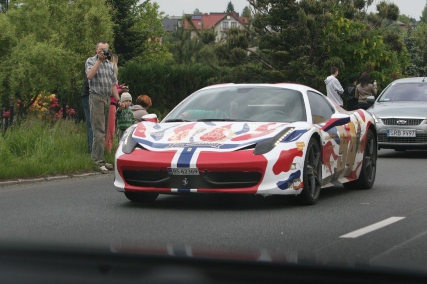 Gumball 3000: Najdroższe samochody świata na A1 w Mszanie [ZDJĘCIA]