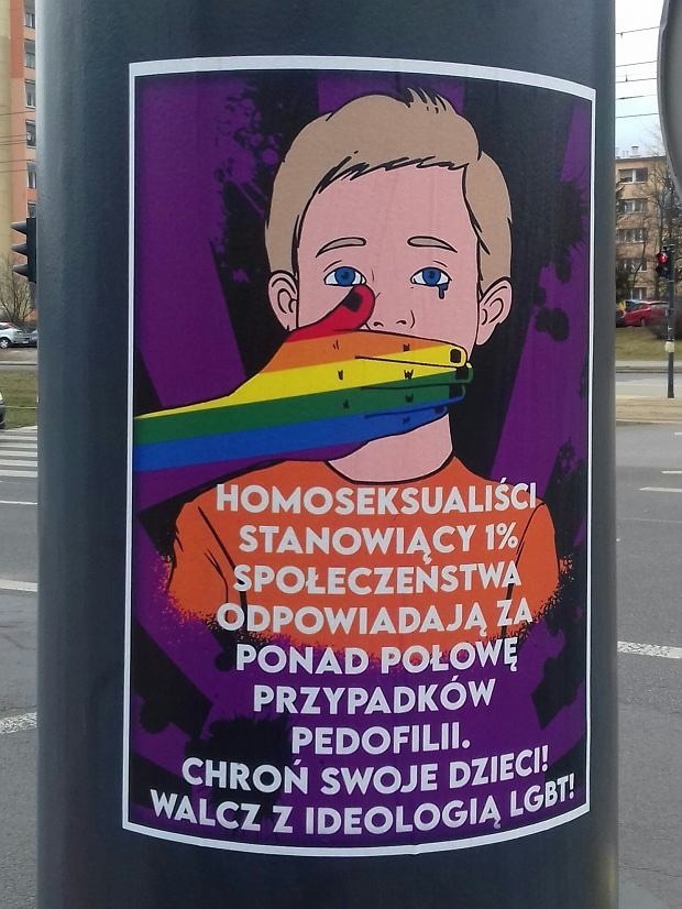 Wojna na plakaty: Tęczowi i przeciwnicy homoseksualistów