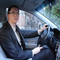 - Hyundai Sonata jest zbyt drogi w użytkowaniu. Dealer który wygra przetarg, przyjmie w rozliczeniu ten samochód - mówi Marcin Radziłowicz, sekretarz miasta.