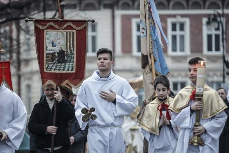 Procesja rezurekcyjna w Rzeszowie [ZDJĘCIA]