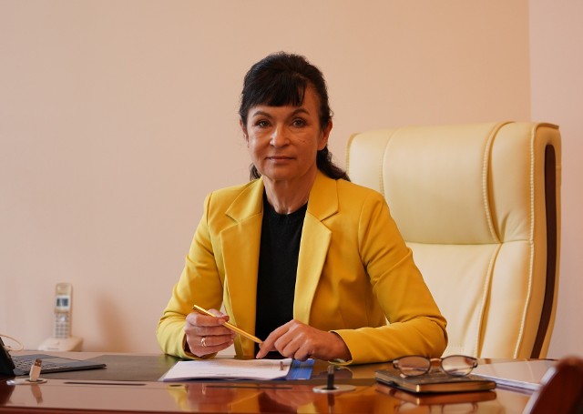 Renata Kiempa w burmistrzowskim gabinecie. Dzisiaj (11.04.2022) rozpoczęła swoje urzędowanie.