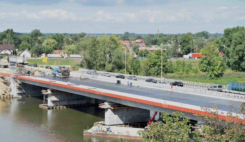 Nowy most na Nogacie w Malborku ma być oddany 30 września [ZDJĘCIA Z BUDOWY]