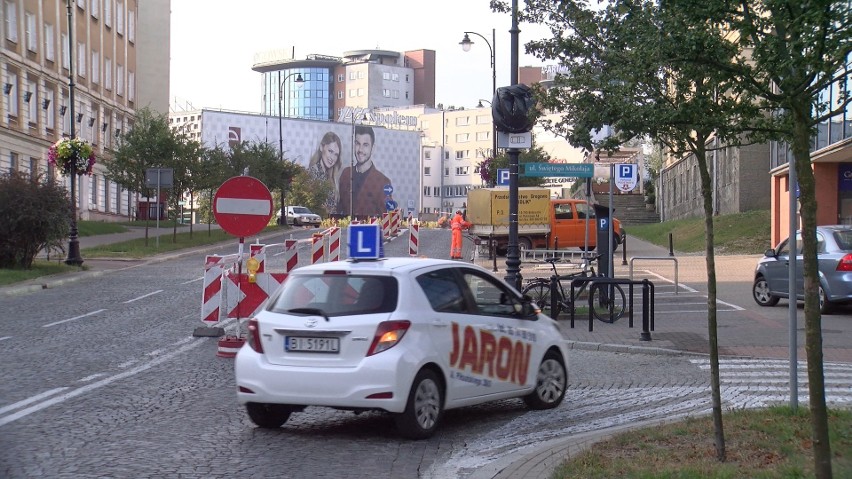 Utrudnienia w centrum Białegostoku. Na Placu Niezależnego...