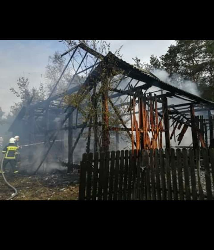 Stodoła spaliła się w sobotę 10 października w Cecylówce...