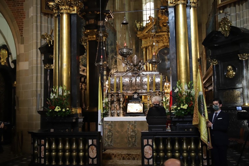 Kraków. W katedrze wawelskiej odprawiono mszę świętą w intencji ofiar niemieckich obozów koncentracyjnych [ZDJĘCIA]